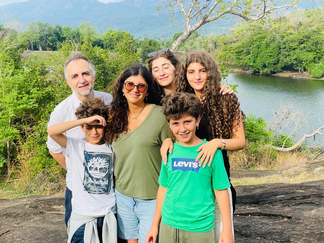 Family travelling together in Sri Lanka
