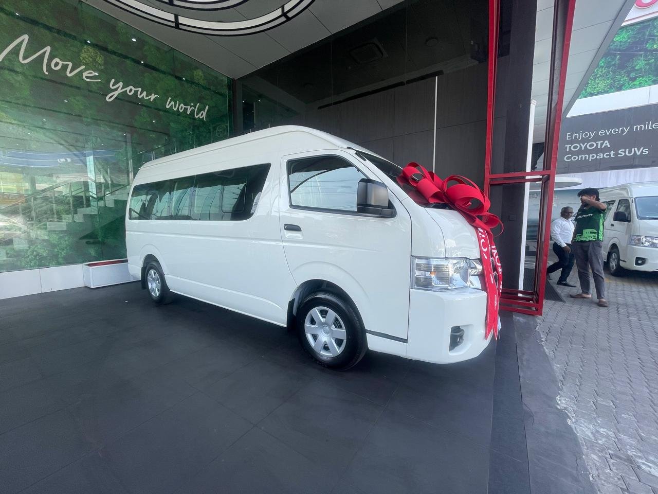 Van for Sri Lanka transfers