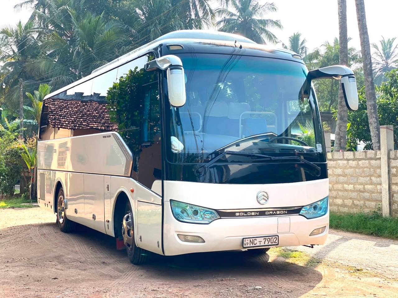 Large coach for Sri Lanka group transport